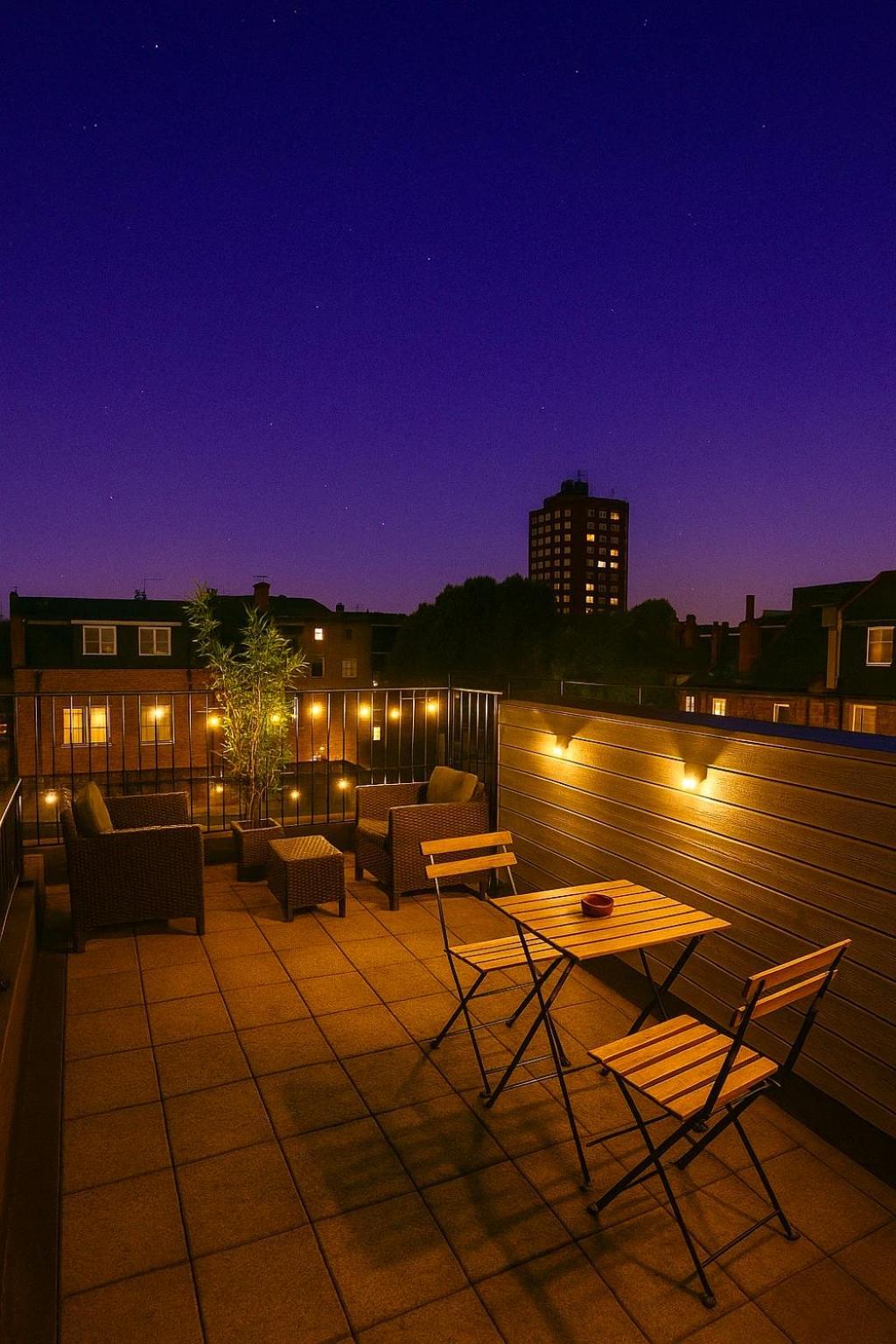 Huge Shoreditch Apartment- Private Roof Terrace ลอนดอน ภายนอก รูปภาพ